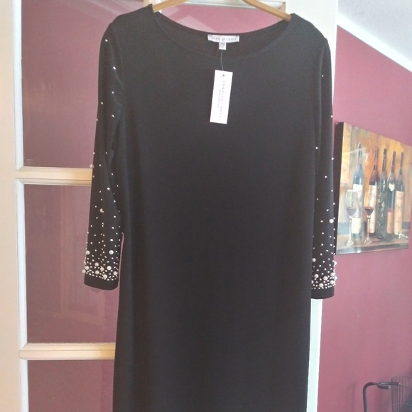 Annalee + Hope Dresses & Skirts - Gorgeous pearl and rhinestone embellished dress